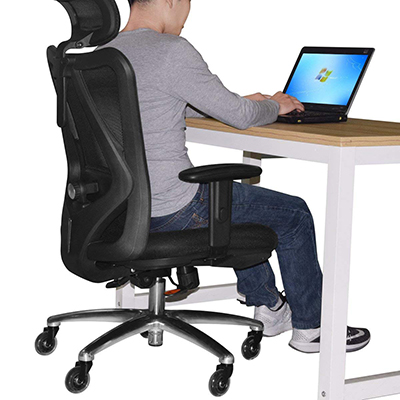 Duramont-Ergonomic-Adjustable-Office-Chair-at-the-office