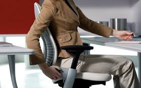 adjusting-your-office-chair-backrest
