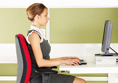 adjusting-your-office-chair-improve-posture